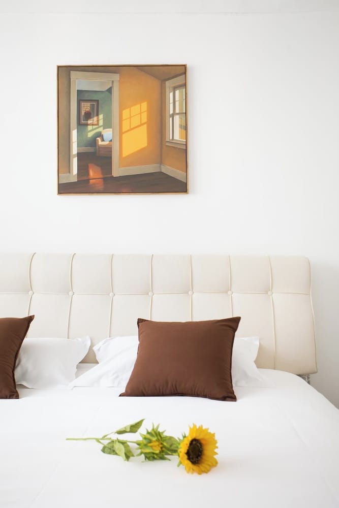Book and Bed-People's Square