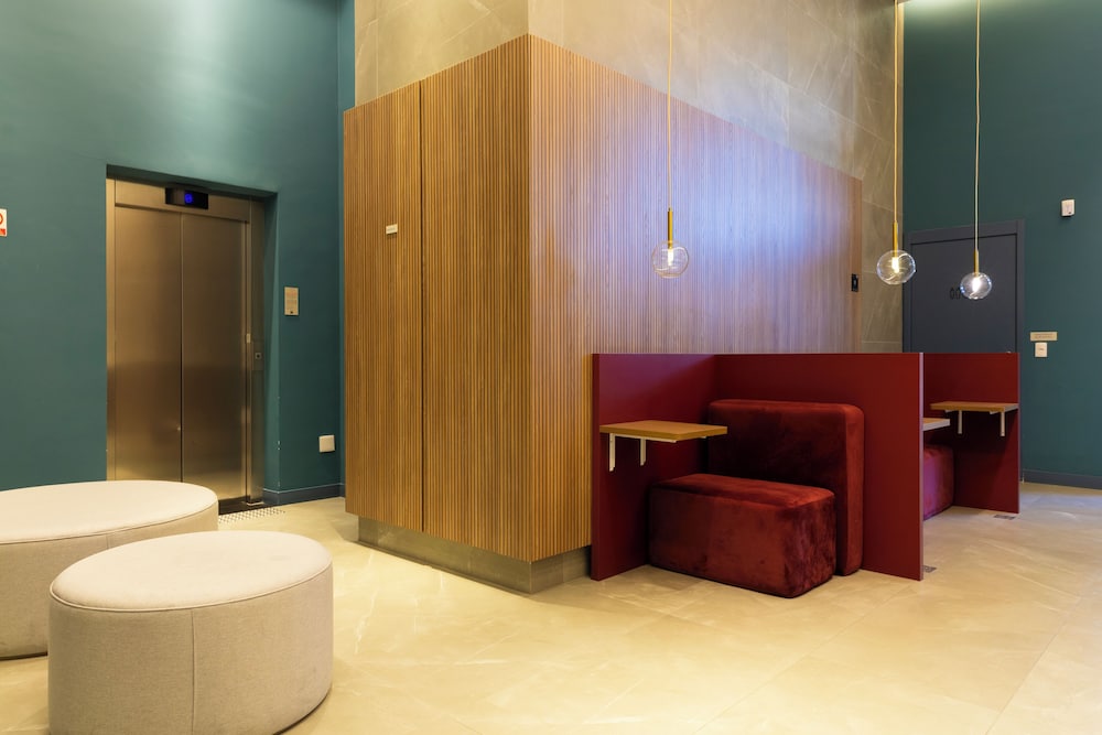 Modern, fully equipped, and well-lit with AC and gym