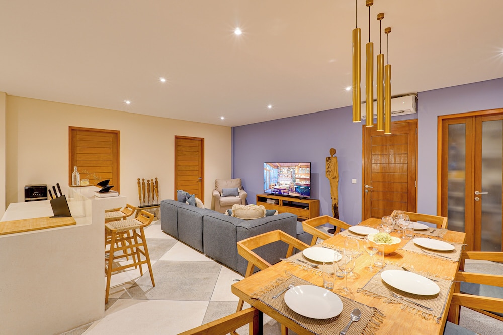 Stylish Canggu Apartment near Berawa Beach