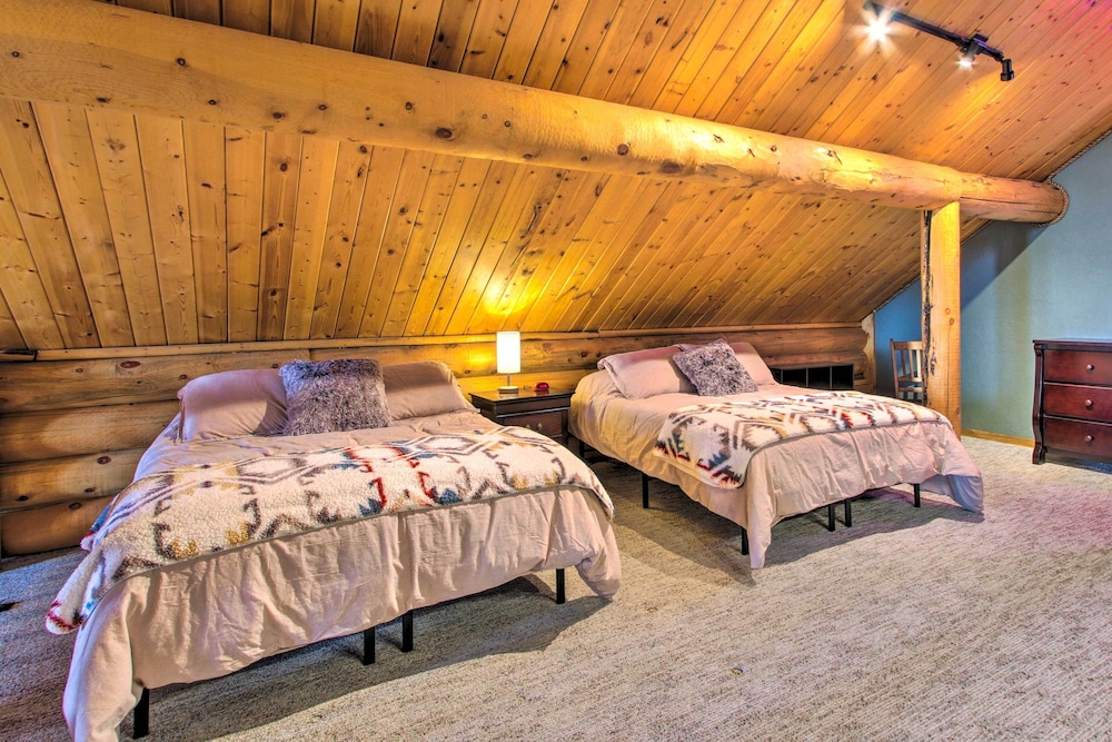 Stunning Mountain-view Ranch on 132 Acres! view 2