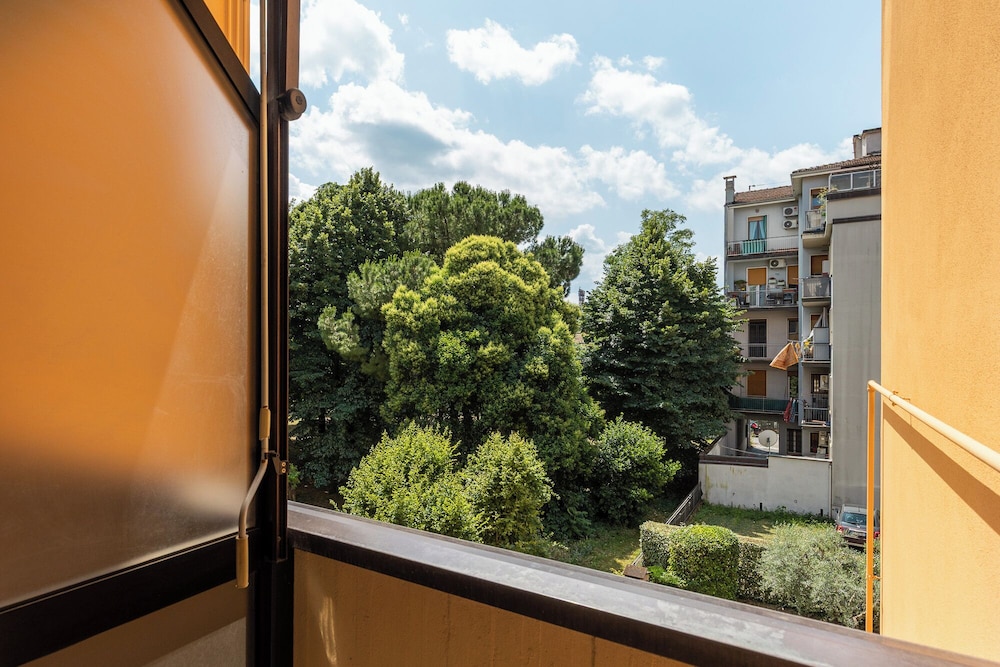 Bologna Modern Apartment by Wonderful Italy