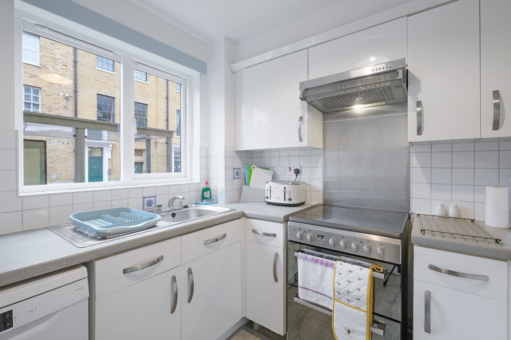 Charming 2 Bed 1Bath Apt -Transom Square