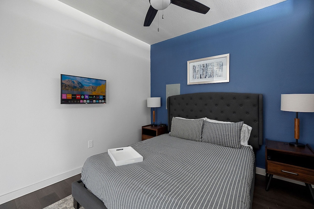Heal Fly Comfy Dallas 1BR Pool Gym Utsw