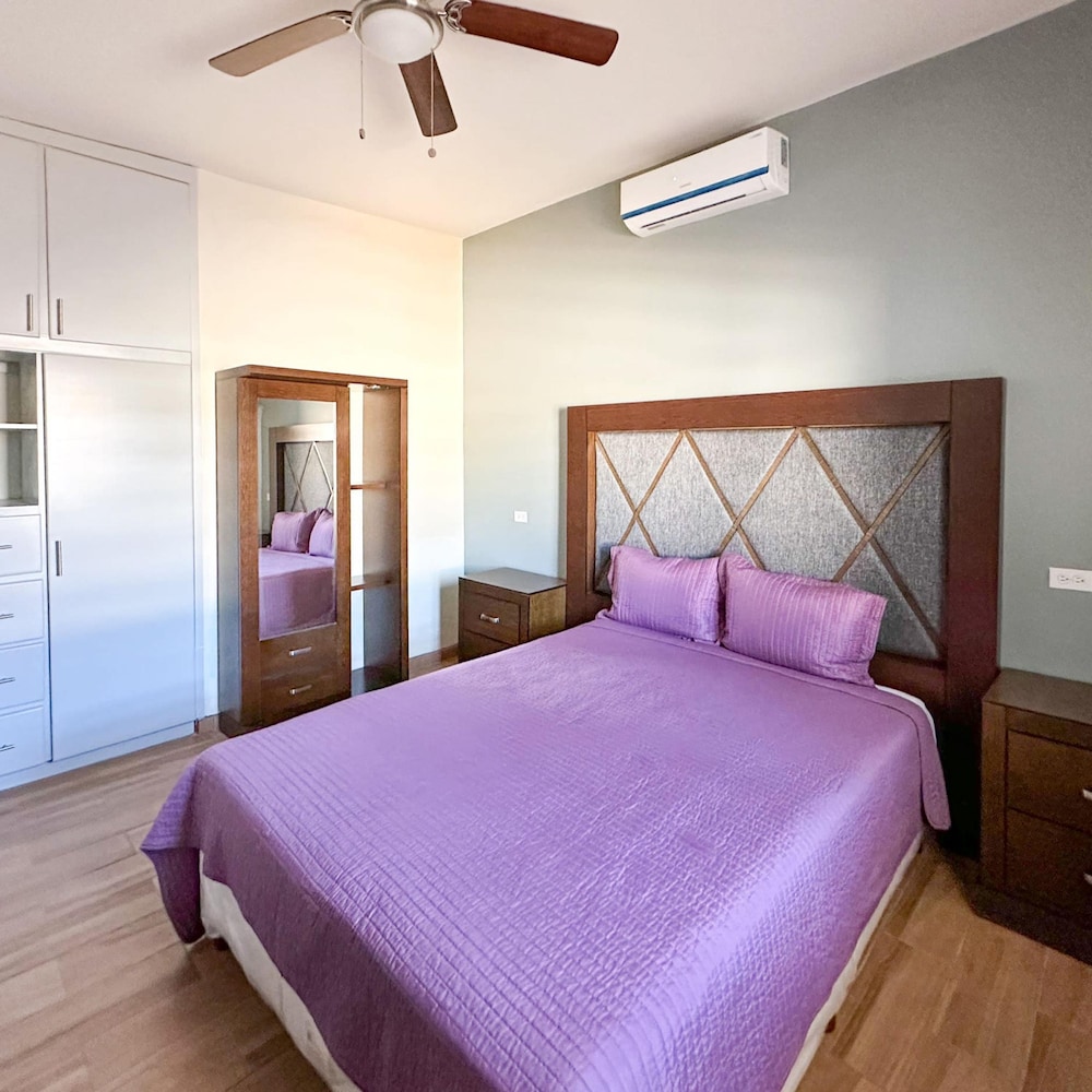 Sleek Downtown Escape With Private Parking