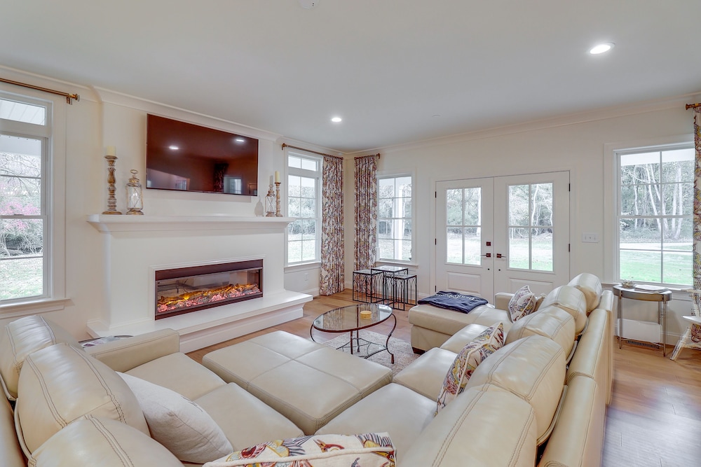 Eastern Shore Getaway: Walk to Tolchester Marina! - Property Image 3