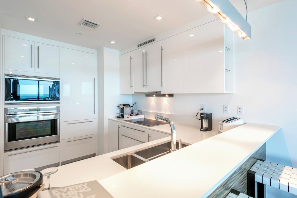 Luxury Vacation Rentals in South Beach by LRMB