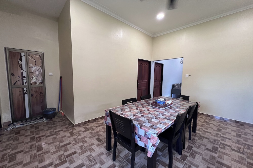 Nurbayu Villa (3 and 4 bedroom Villa) Kemaman