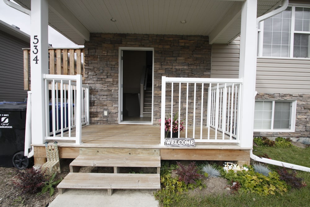 Hampton 3bd 2br near Airport