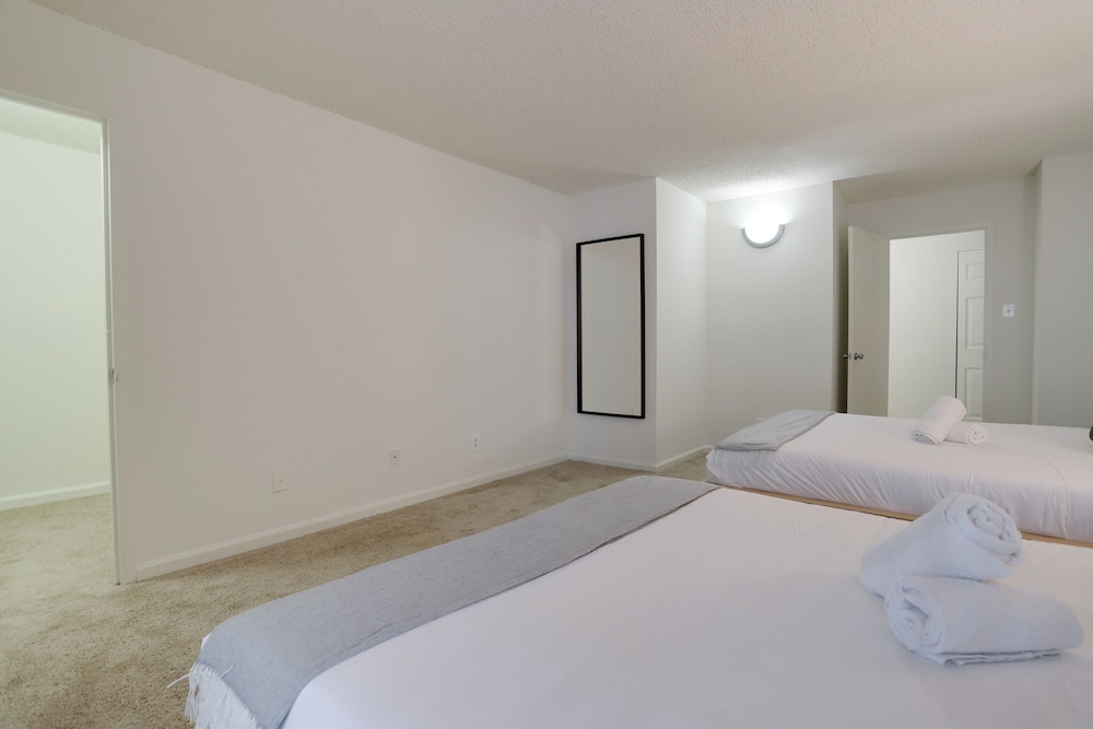 DC Airport Metroline Apartments