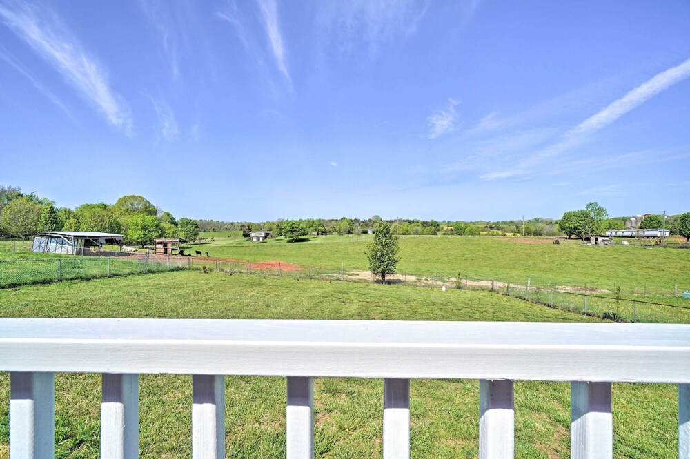 Sweetwater Vacations - Landscape Views: Sweetwater Country Cottage! - Property Image 9