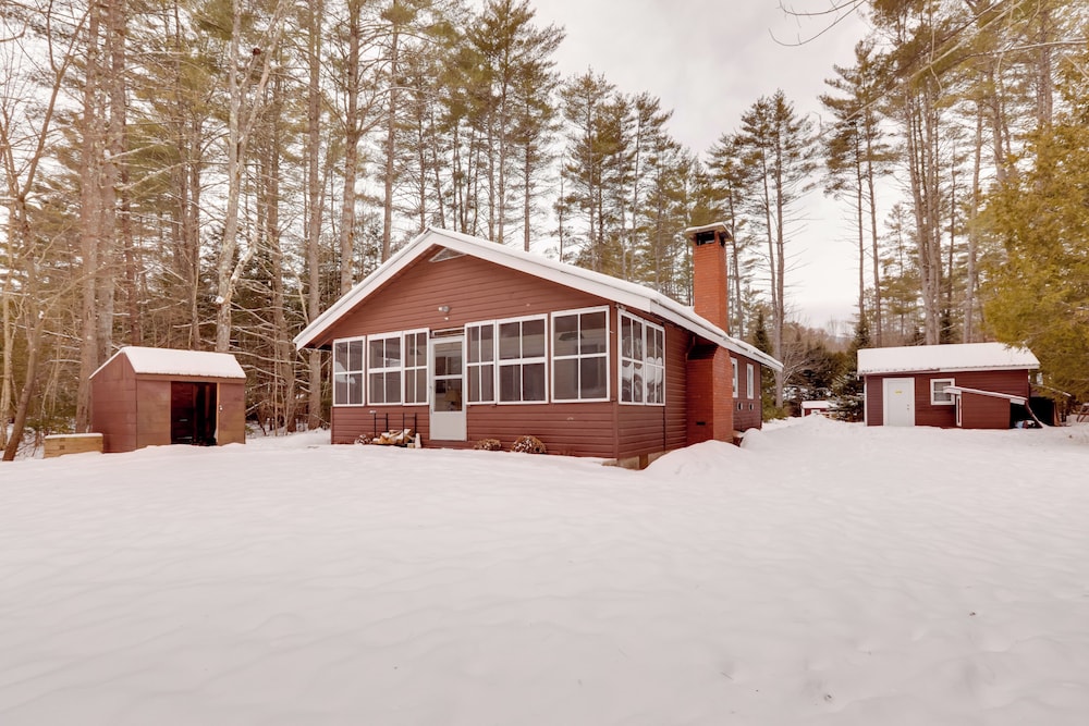 Riverfront Cabin w/ Hot Tub in Schroon Lake!