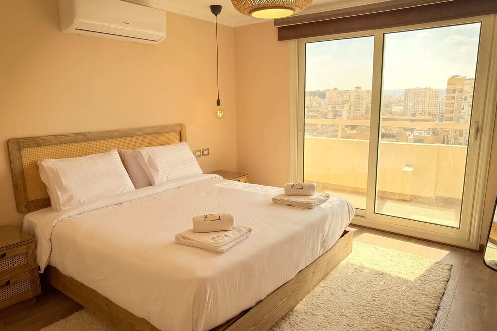 Xuru Stays I The 1bdr Rustic Rooftop w/ Wow Outdoor Terrace