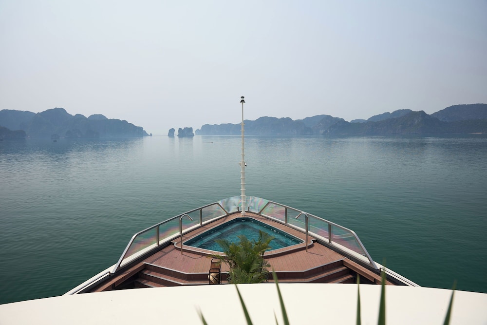 Calista Halong Bay Cruise