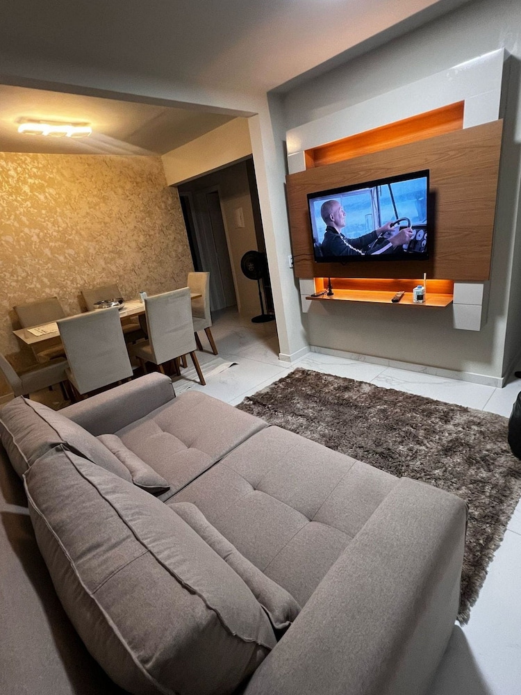 Apartamento Frente ao Shopping Itaguaçu