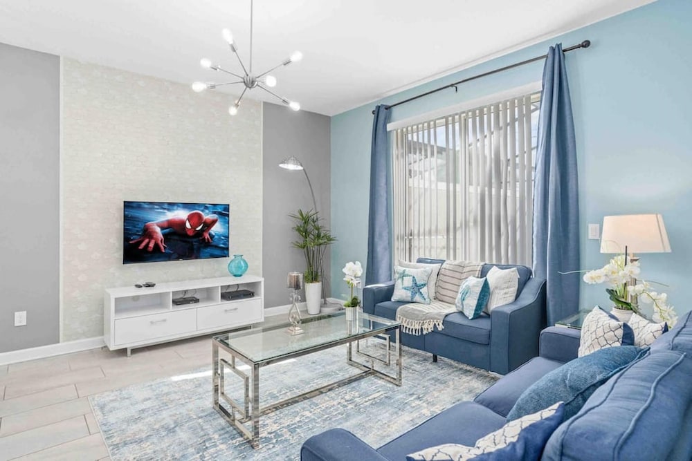 Super Dope- FUN Electric Home W Pool Amenities