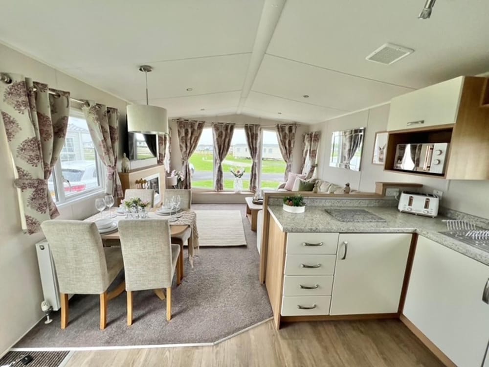 3bed-8berth- Hot Tub-mablethorpe-pet Friendly-wifi