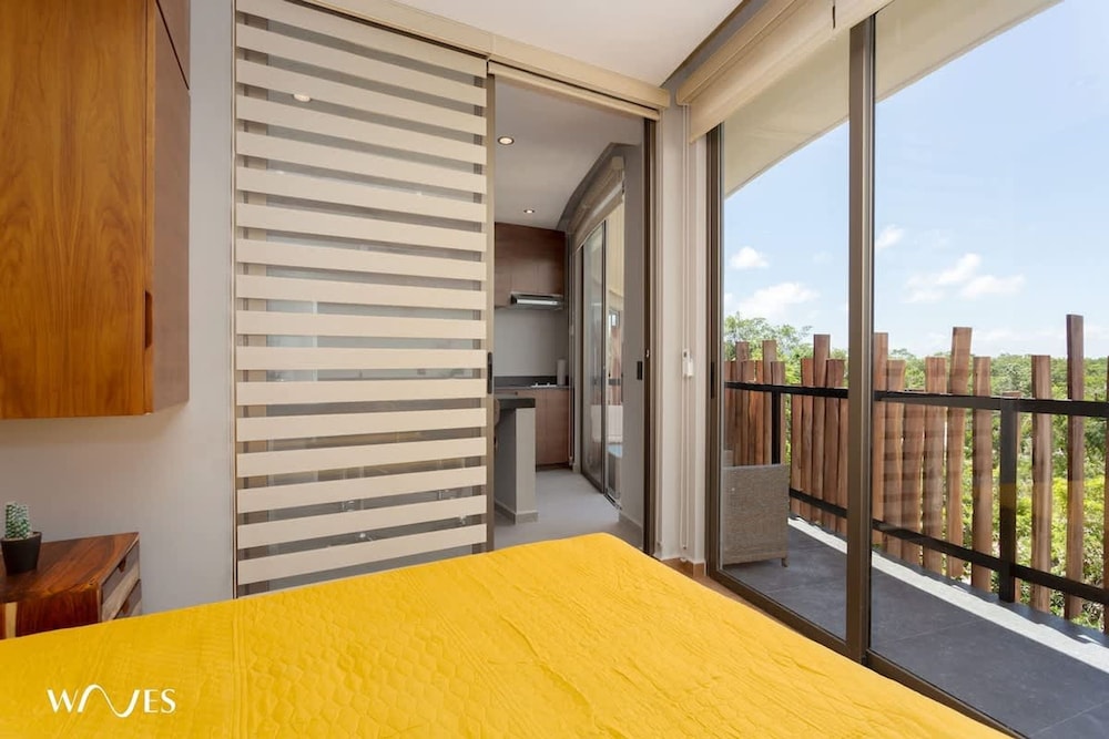 1 Br w Park Views in Condo w Gym Sauna Steam