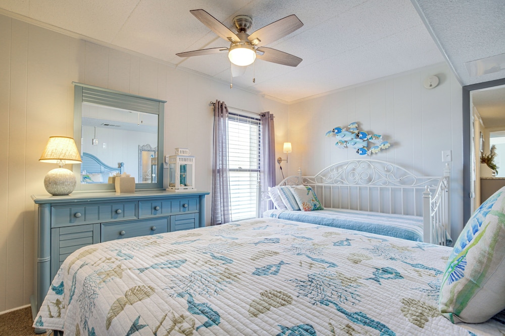 Heated Pool + Views: Beachfront Ocean City Gem