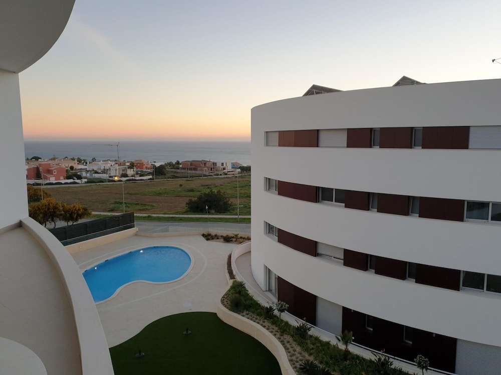 Ocean View Lagos Apartment by Ideal Homes view 2