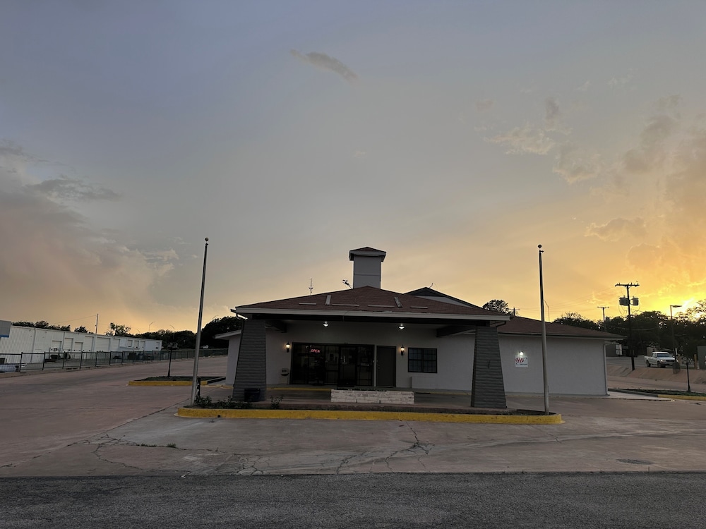 Sunset Inn