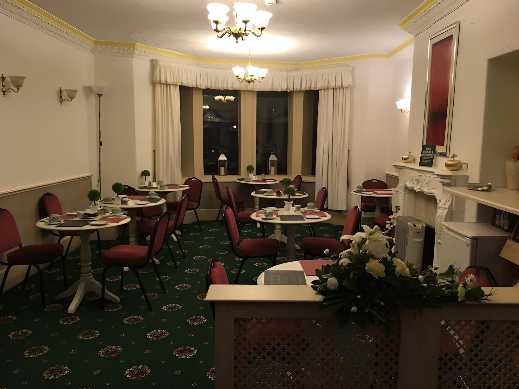 Kingsbury Hotel