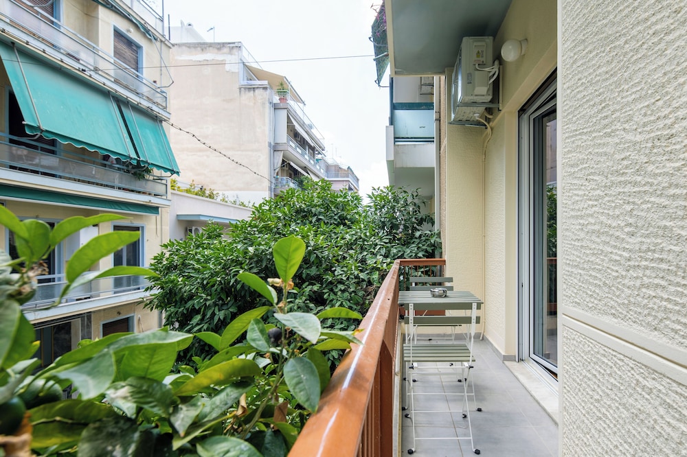 Astrea 1- Bedroom Apartment in Athens