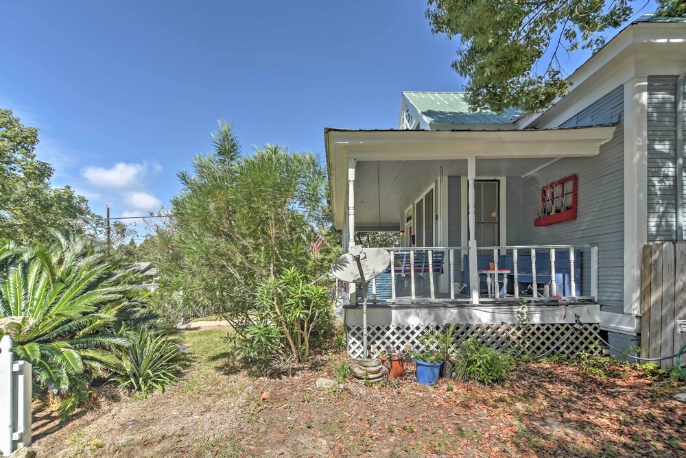 Charming Gulfport Getaway Only 3 Blocks to Beach! view 4