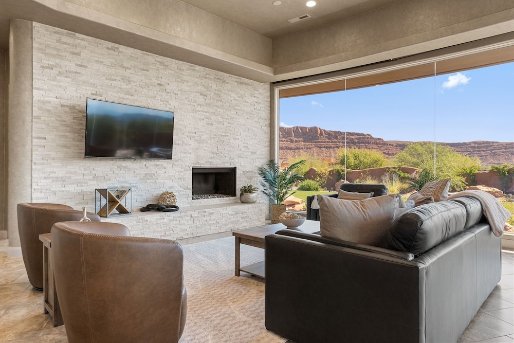 Escape To Entrada 4 Bedroom Home