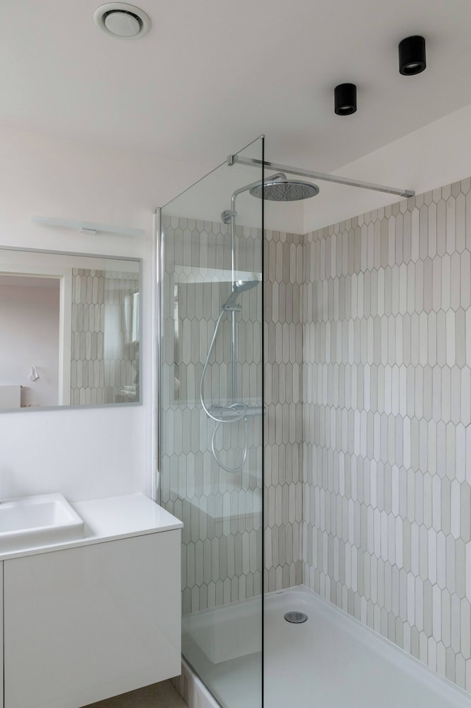 Top Floor New Duplex Stunning View In Trendy St Gilles