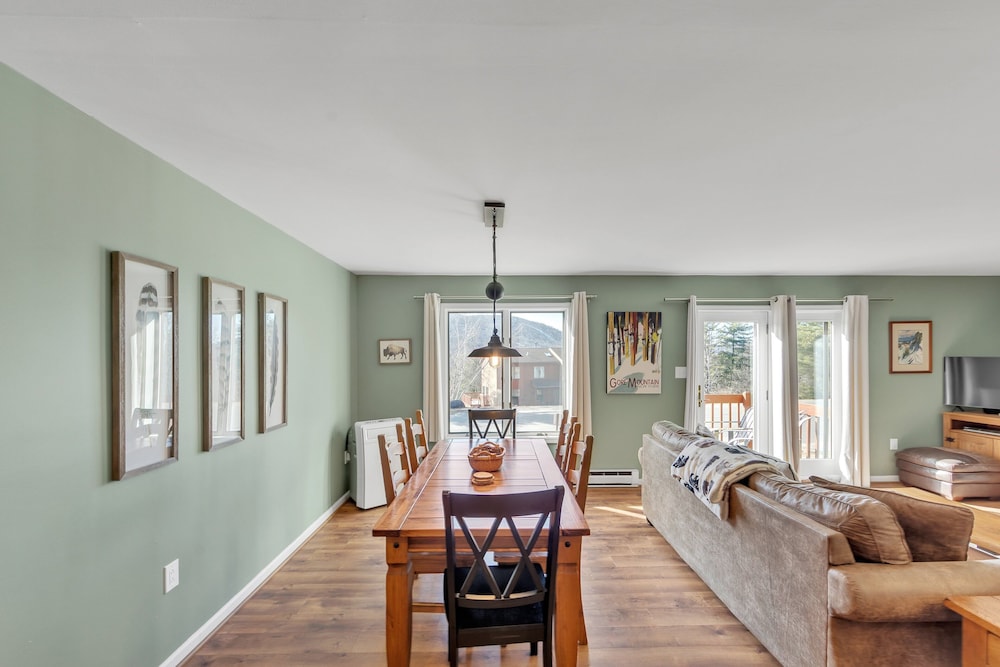 Lies 18n - Cozy & Scenic Mountain Retreat 3 Bedroom Townhouse by The Summit at Gore Mountain