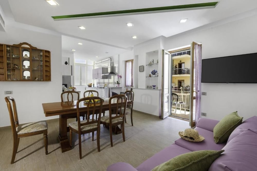 ROSE SORRENTO HOUSE