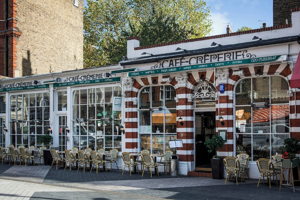 Harcourt Terrace II by Onefinestay