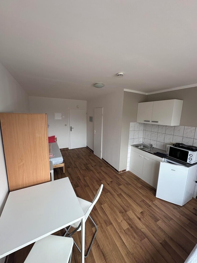 2-Rent Group Hostel Apartments HAN53