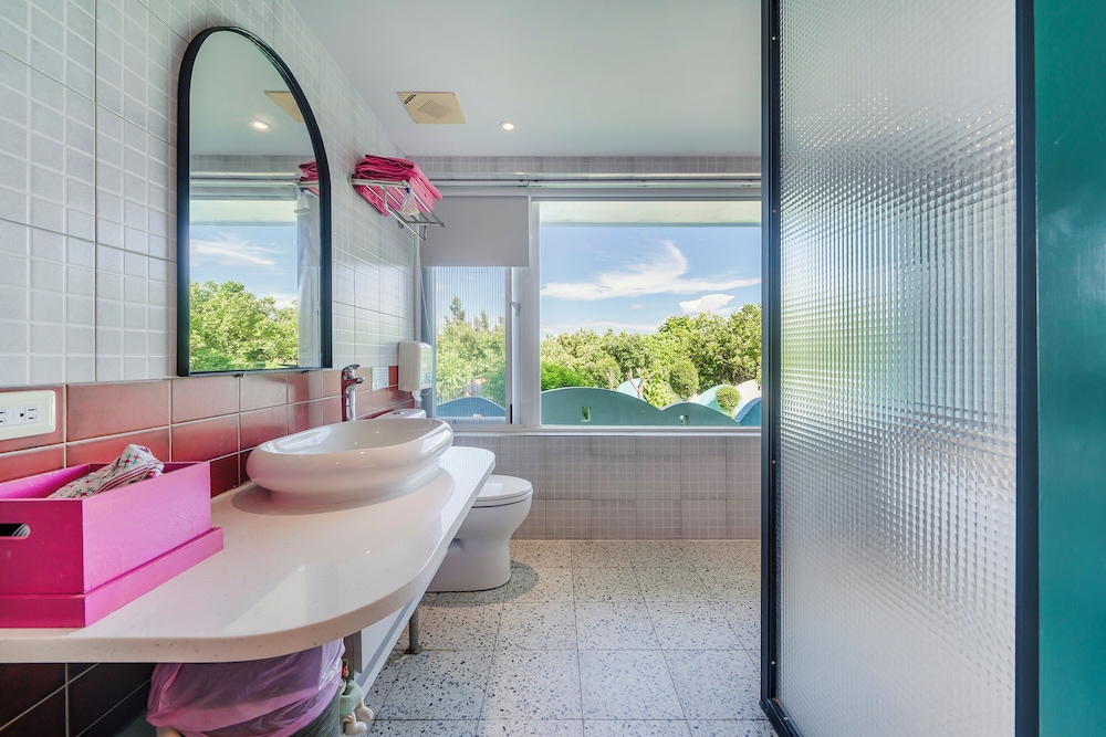 Happiness Pink B&B