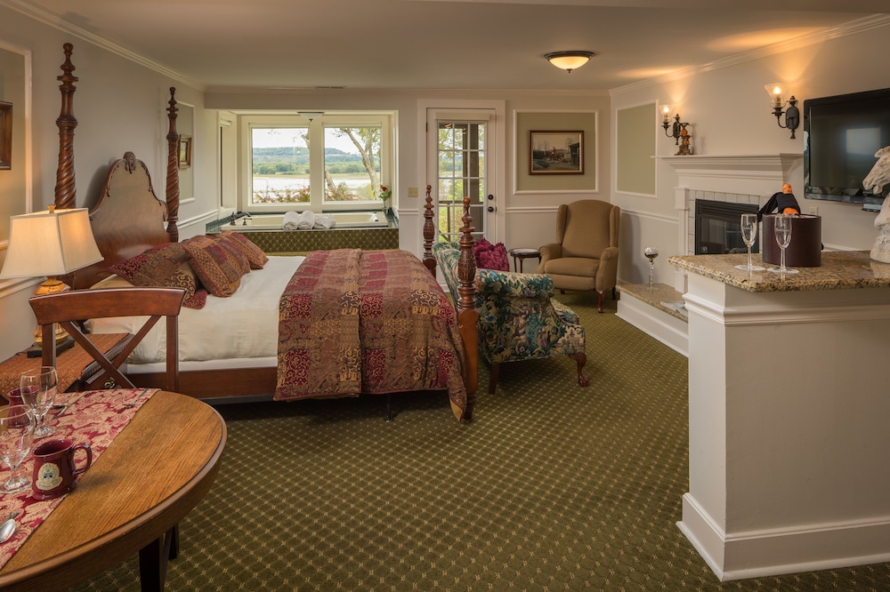 Goldmoor Inn