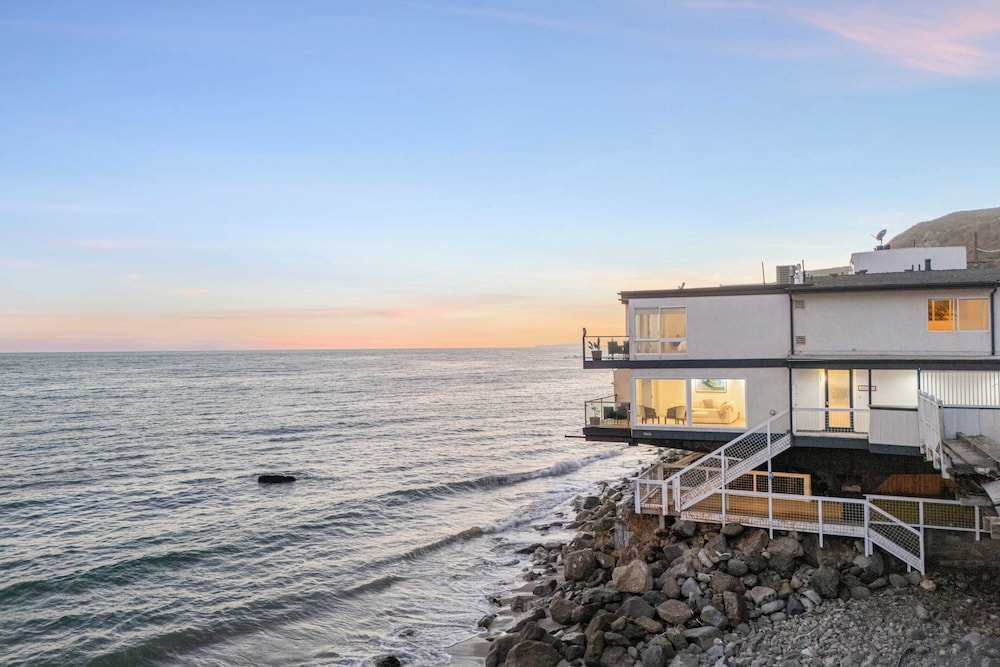 Big Rock Beach Retreat With Oceanfront Balconies, Direct Beach Access & Sweeping Sunset Views Pacific Coast Outlook by Avantstay