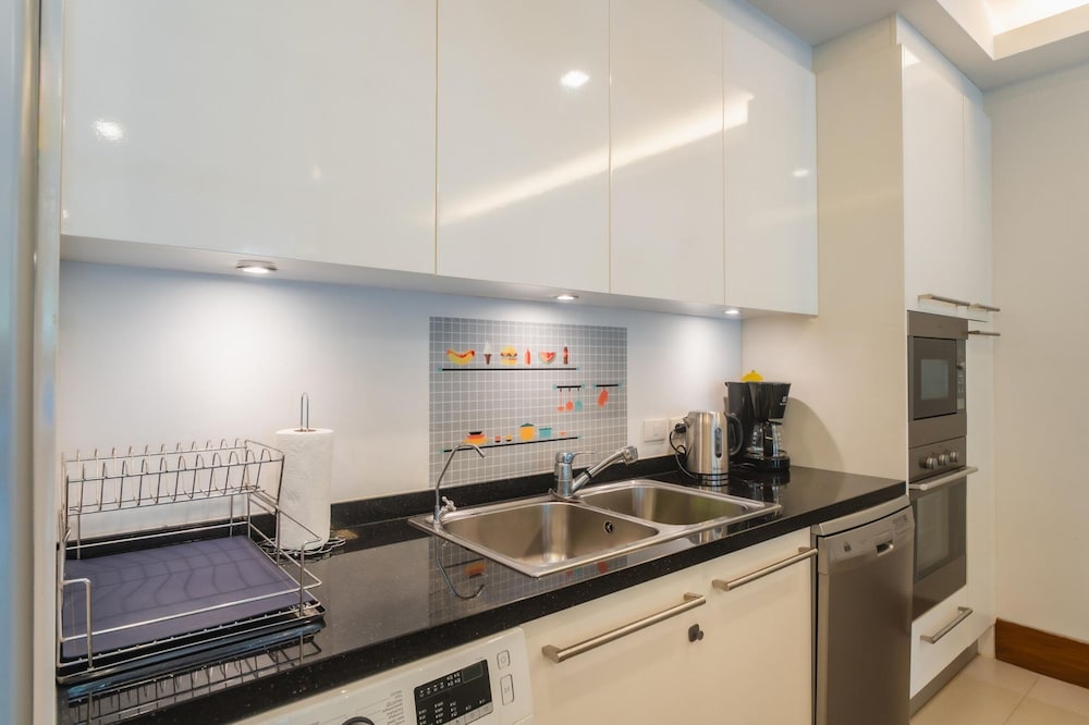 Pearl Of Naithon 3 Bedroom Beachfront Condo