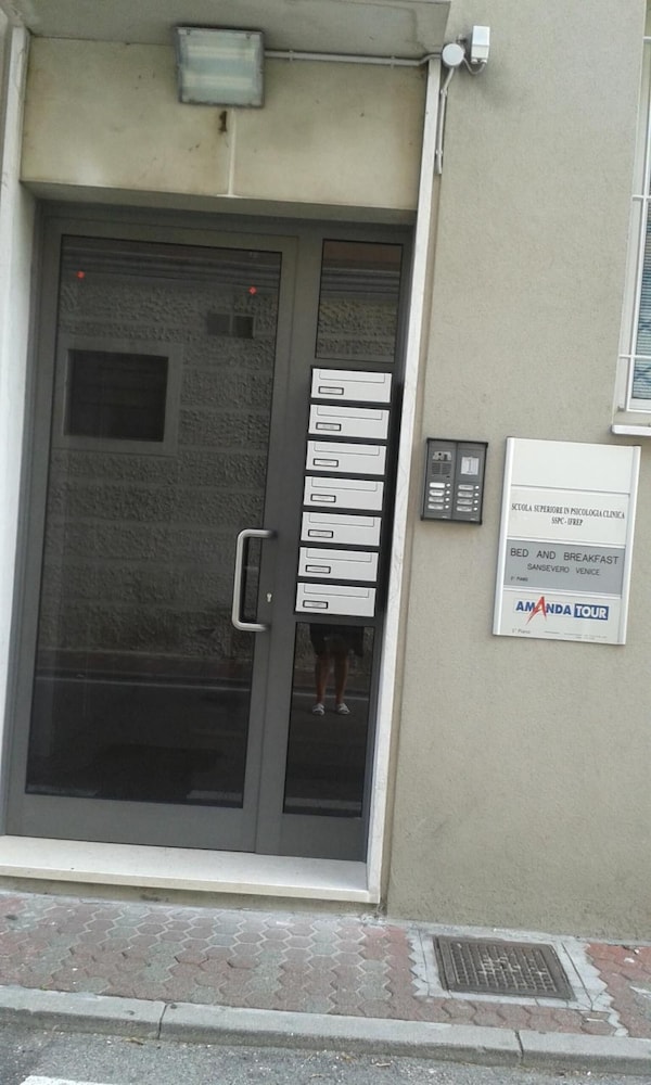 Photo 33