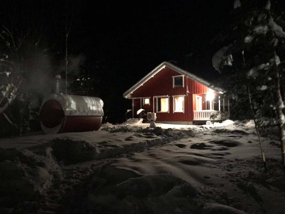 Winter Wonderland Cabin in Hämeenlinna, Finland