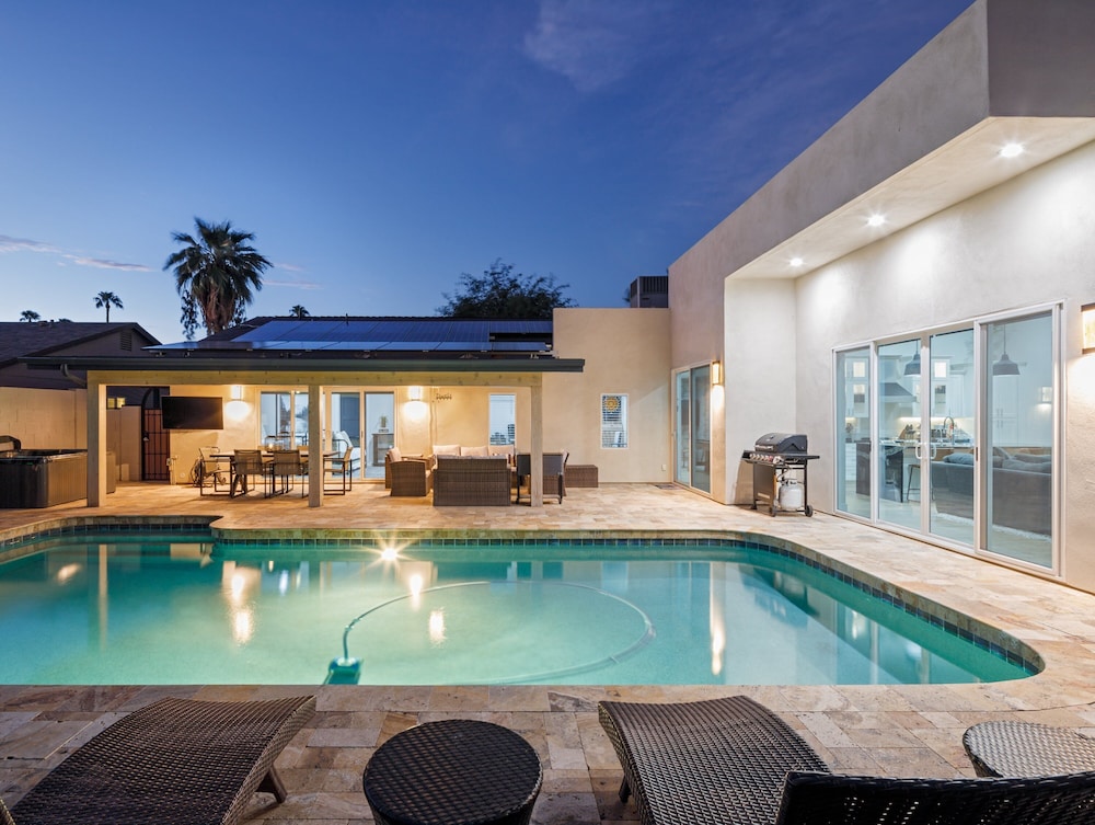 Luxe- Zephyr -pool - Putting Green - Tons of Games