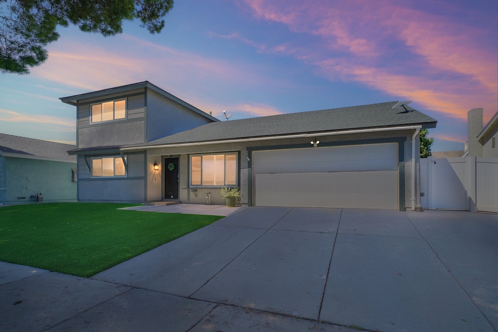 Coastal Escape With Private Mini Golf 4 Bedroom Home