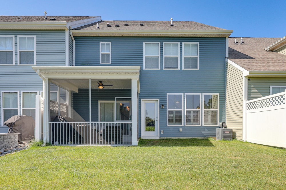 < 4 Mi to Bethany Beach Boardwalk: Family Townhome
