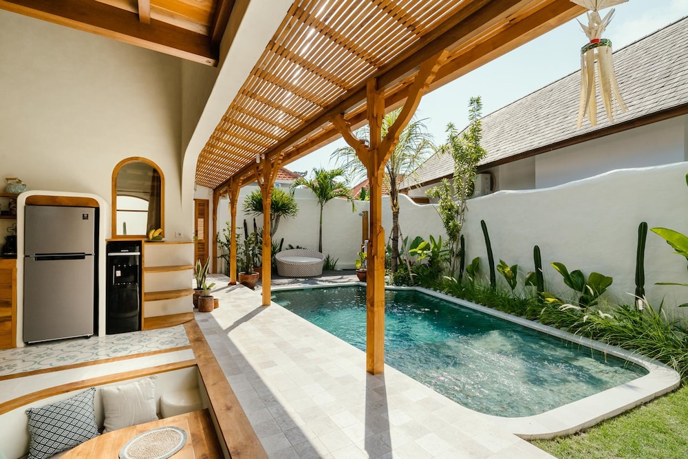 Villa Canggutopia 2 by Alfred in Bali - Romantic 1BD Villa Canggu Near the Beach