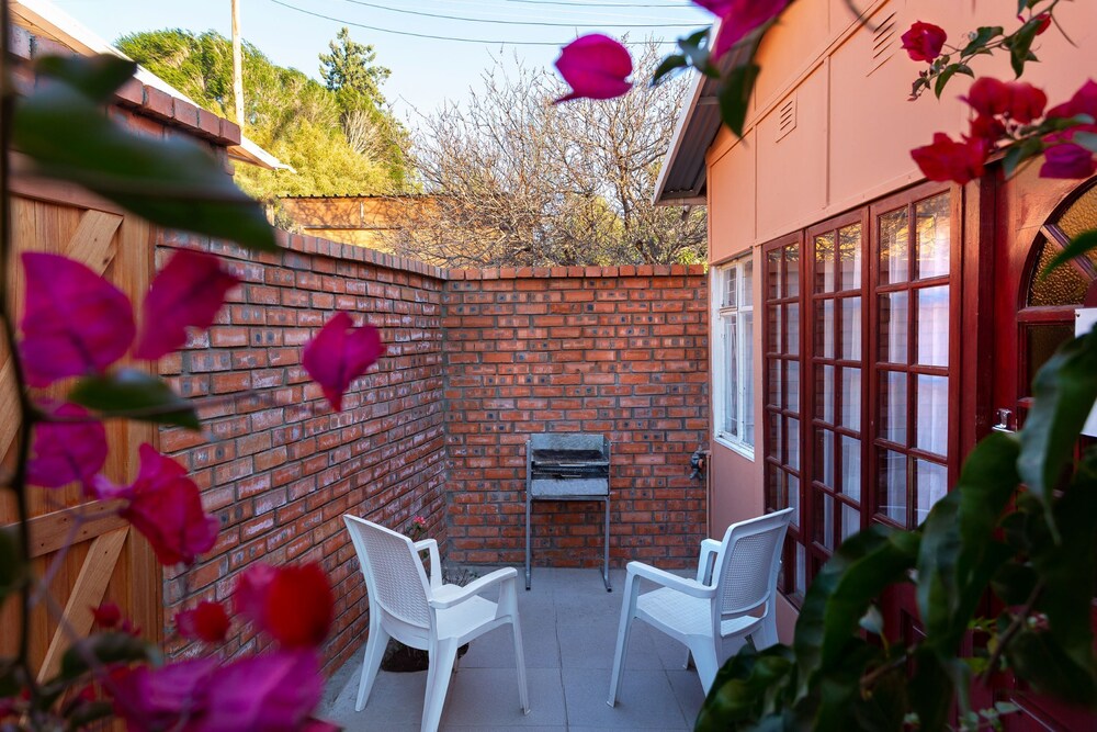 Gariep Dam SunRose Group of Guest Houses