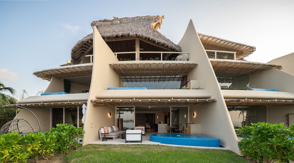 Punta Majahua Condos