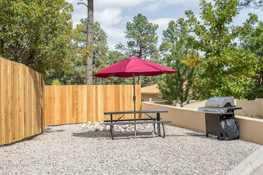 Hobbs Vacations - MainStay Suites - Property Image 48