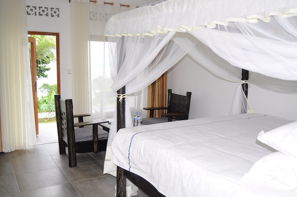 Room-rushel Kivu Resort Kayove view 2