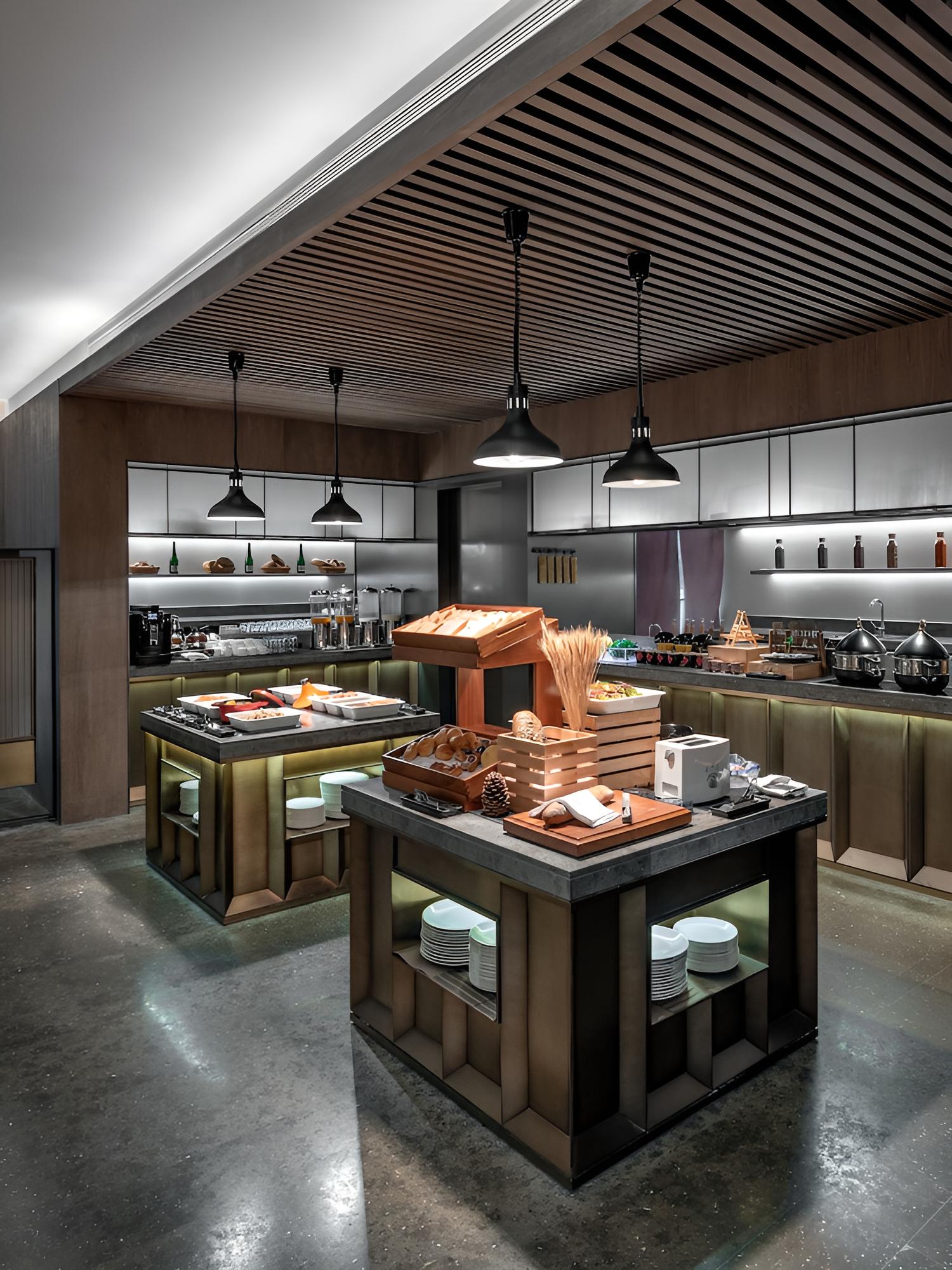 JOYA Shanghai Xujiahui Hotel