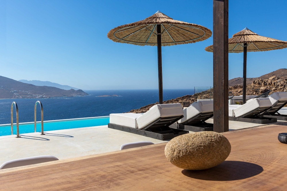 Amaze Mykonos Luxury Seaview Retreat
