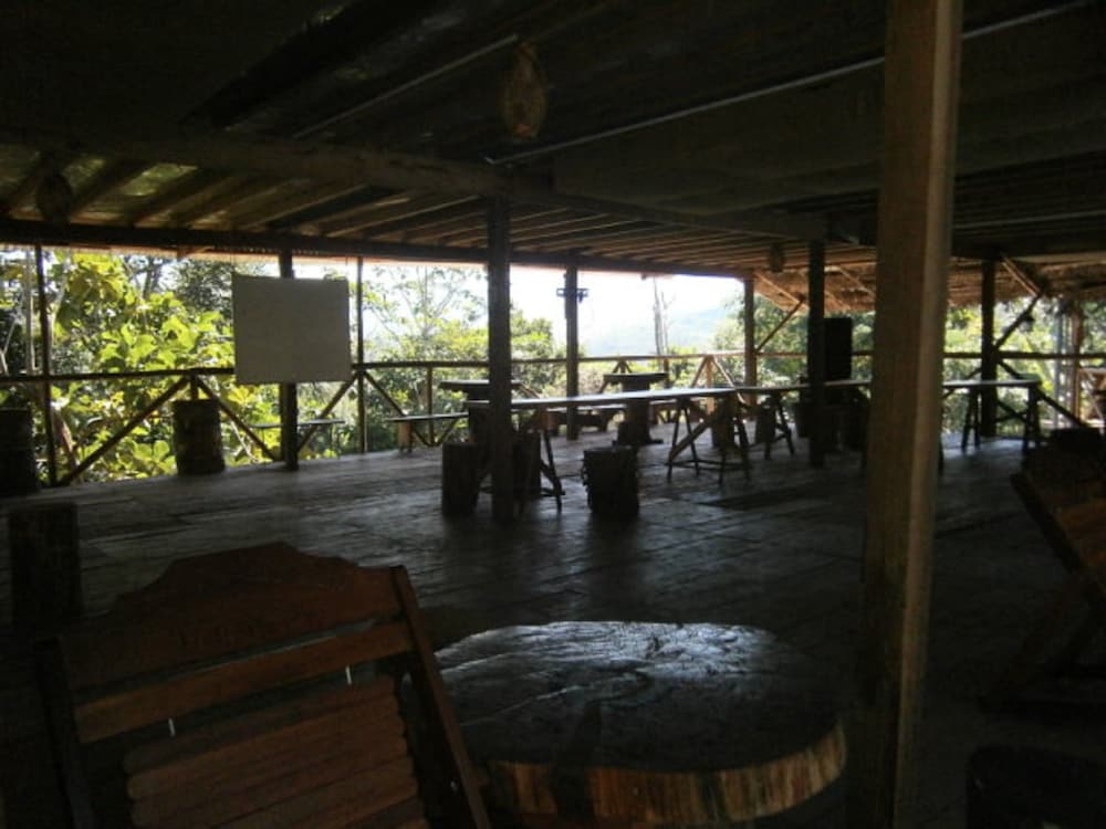 Madera Labrada Lodge